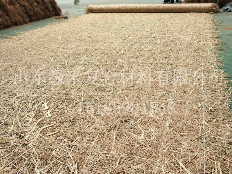 秸秆草毯也叫稻草毯。(图1)